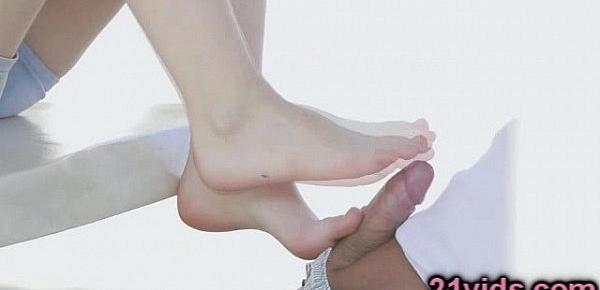  Minnie Manga foot play